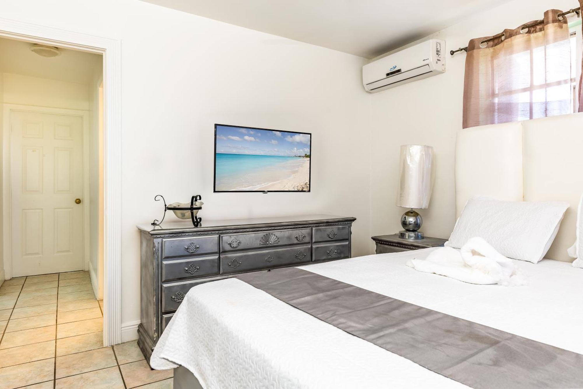 Waterside Home, Shaded Whirlpool Spa, Outdoor Dining, Smart Tv, Amazon Prime Five Cays Settlement Exteriér fotografie